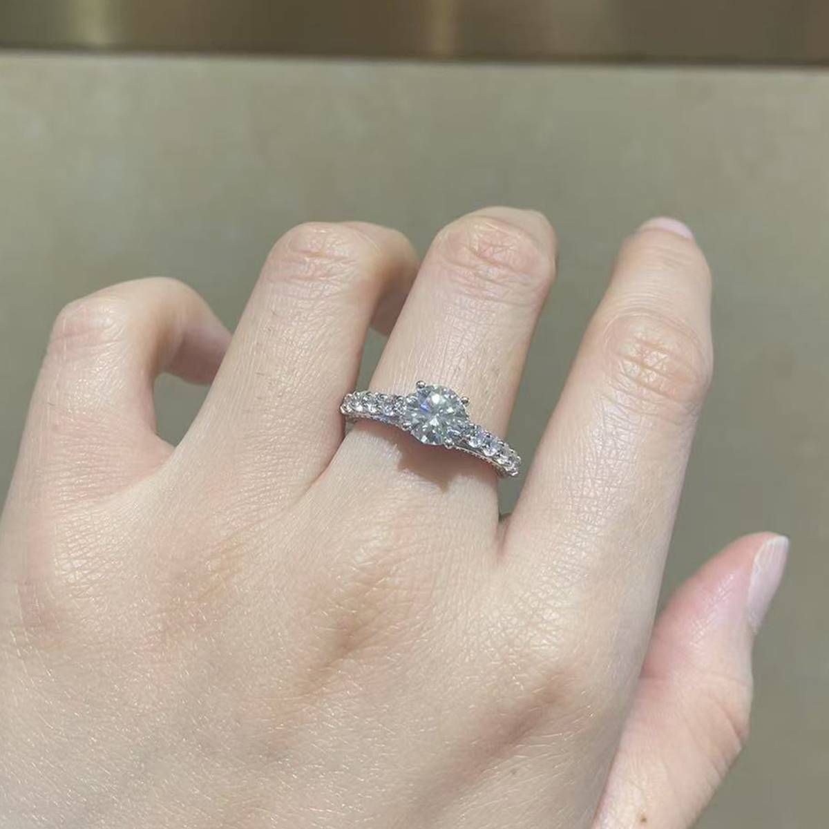单头女戒S925银镀白金定制选款主石莫桑钻1.0ct/副石高碳钻
